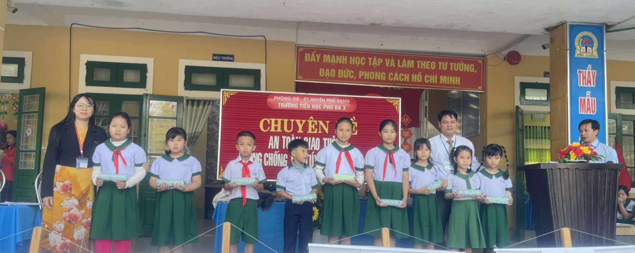 Tổng kết  kể chuyện dưới cờ học kỳ I 